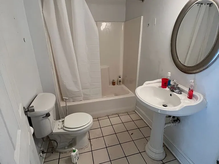 1235 W Cary St — Photo 32