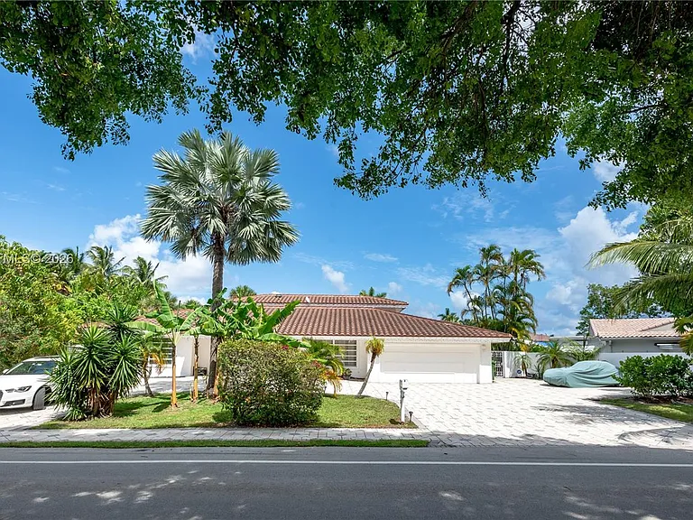 2908 Bayview Dr — Photo 17