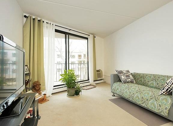 4th image of 1155 Warburton Ave APT 3Y
