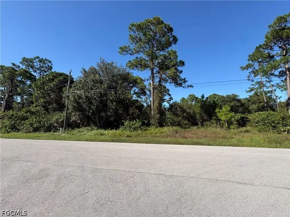 839 Cadis St E, Lehigh Acres, FL 33974