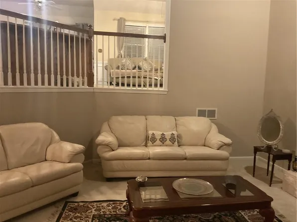 10126 N Highland Ter, Kansas City, MO 64155