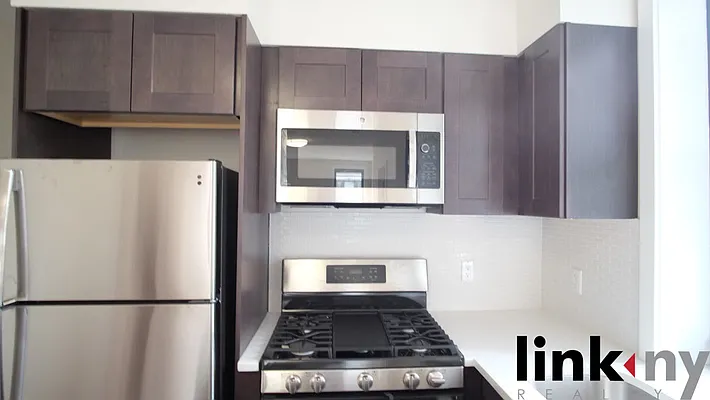 Rented by Link NY Realty | media 41