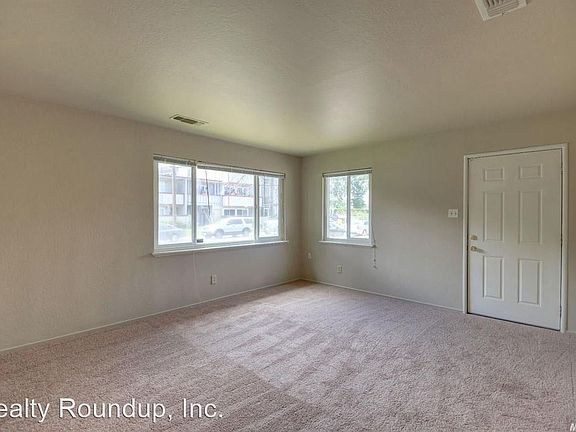 4th image of 3505 Lynne Way
