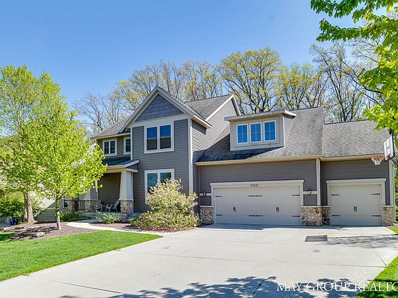 3rd image of 4726 Catalpa Dr SE
