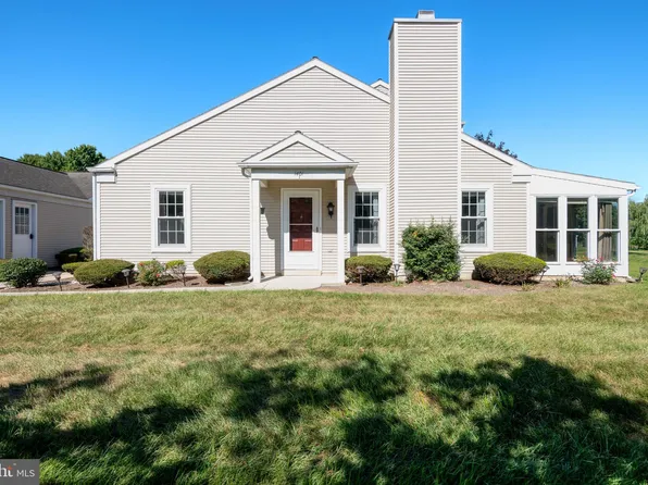 1401 Cambridge Ct, Palmyra, PA 17078