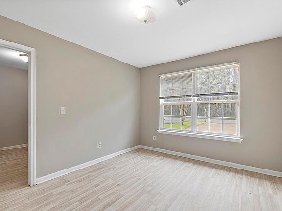 5th image of 1465 Maple Valley Ct