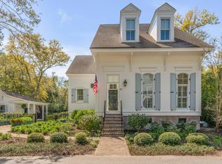 51 Frogmore Rd, Mount Pleasant, SC 29464