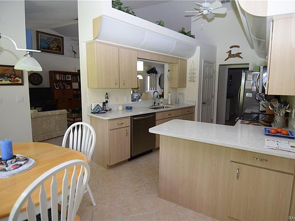 4th image of 8023 N Golfview Dr