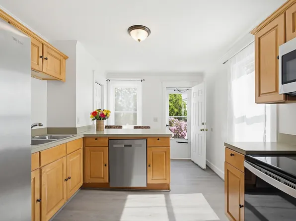 30 South Pine Street, Dover, NH 03820