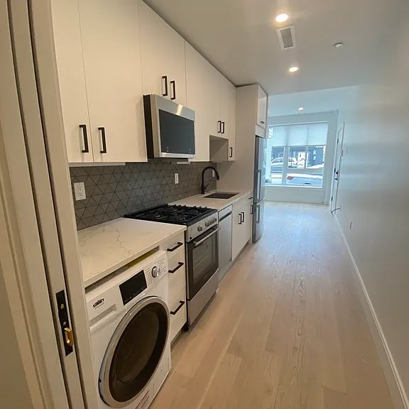 71 Border St #2 — Photo 19