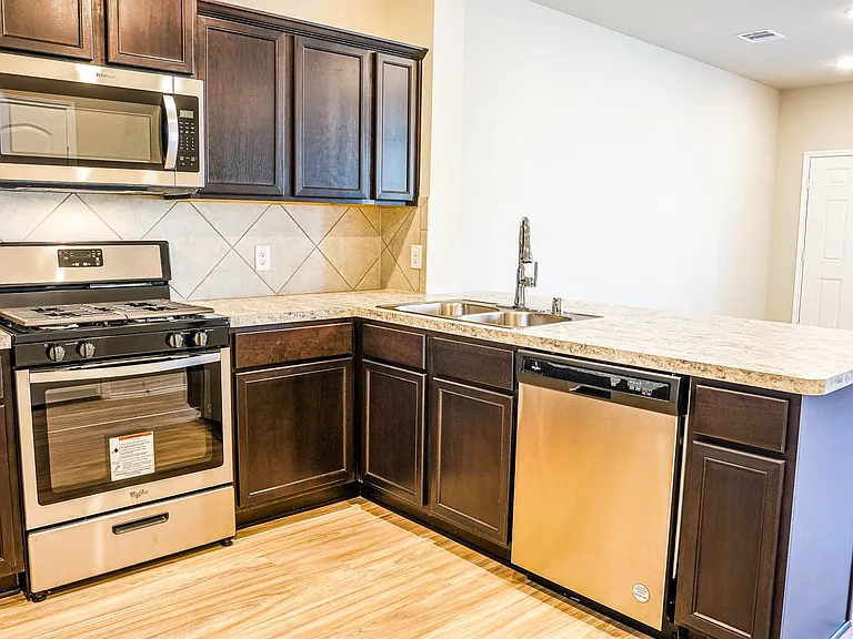 15810 Perthshire Creek Dr — Photo 7