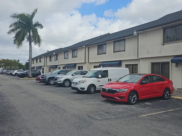 8430 NW 8th St APT A11, Miami, FL 33126