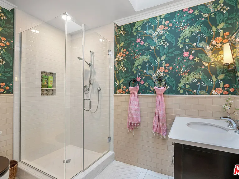 4203 Babcock Ave — Photo 18