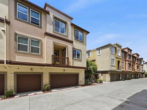 3rd image of 1011 Bellante Ln Unit 1