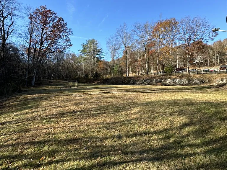400 Round Lake Rd #A — Photo 11