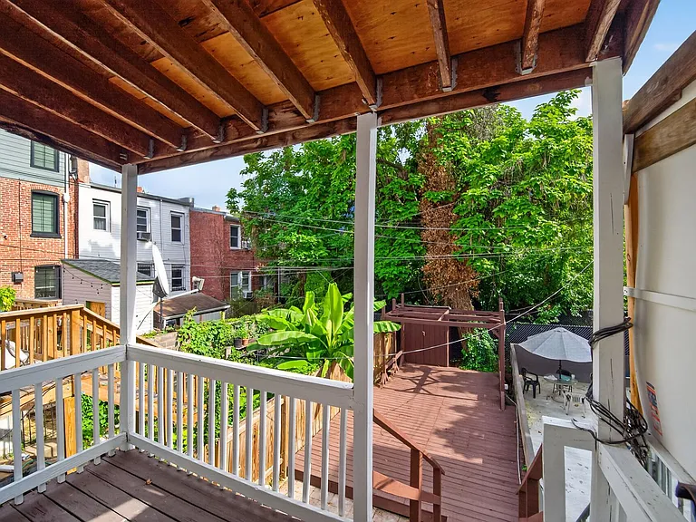 1004 Girard St NW — Photo 28