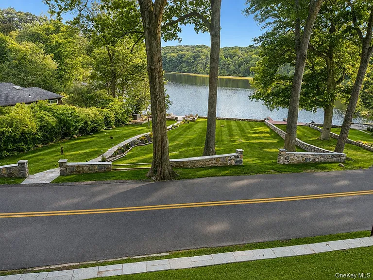 18 Kirk Lake Dr — Photo 35