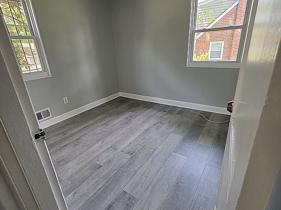 4th image of 4718 68th Ave