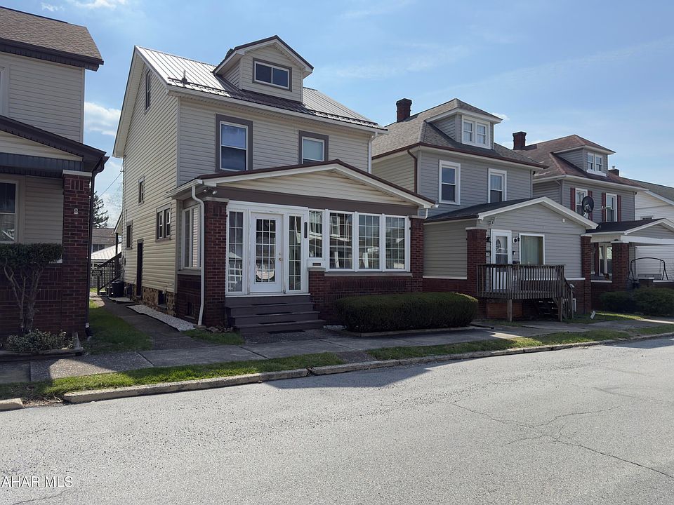 1st image of 2627 Oak Ave