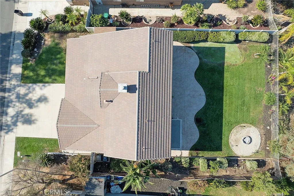 5 bed, 2496 sqft, $3,795 — Photo 4