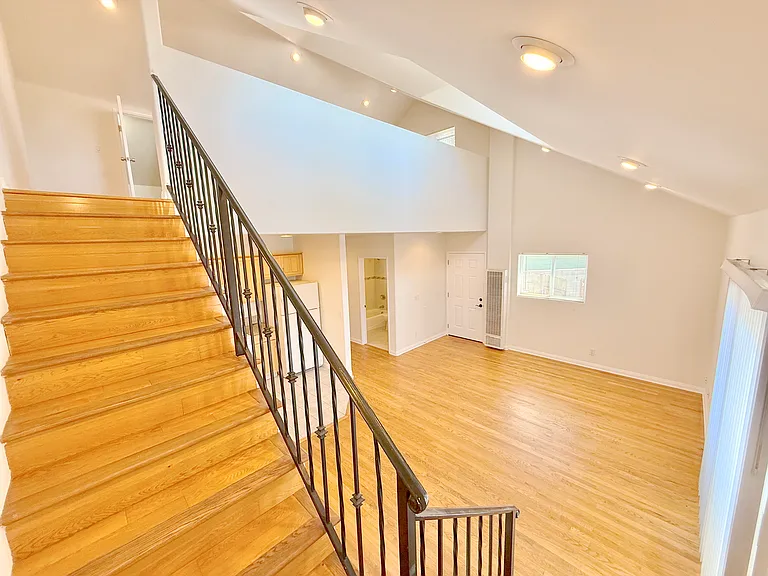 1306 Electric Ave — Photo 8