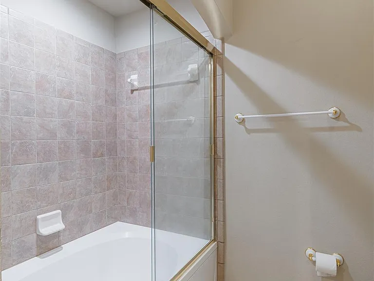 2400 McCue Rd #202 — Photo 9