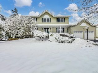 40 Cragmere Oval, New City, NY 10956