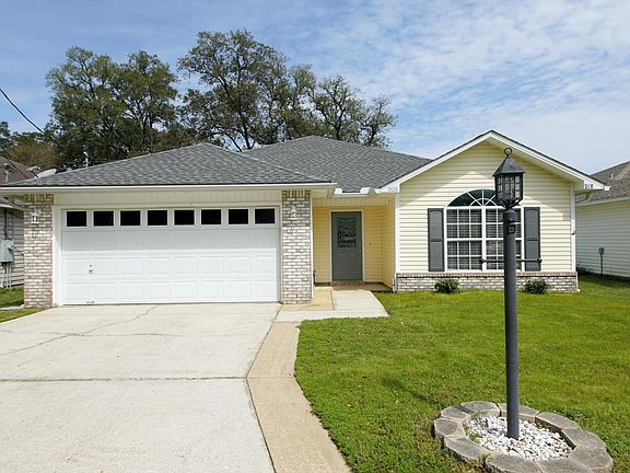 2nd image of 1808 Brick Cir