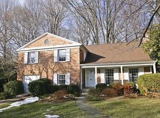 7601 Winterberry Pl, Bethesda, MD 20817