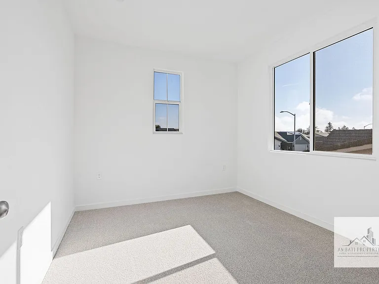 2272 N Duke Ave — Photo 18