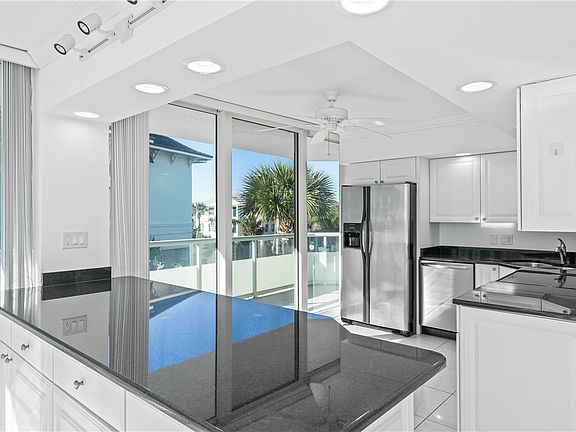 4th image of 3554 Ocean Dr APT 204S