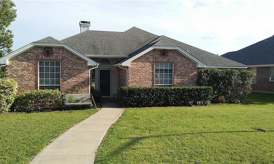 1st image of 204 Aster Dr