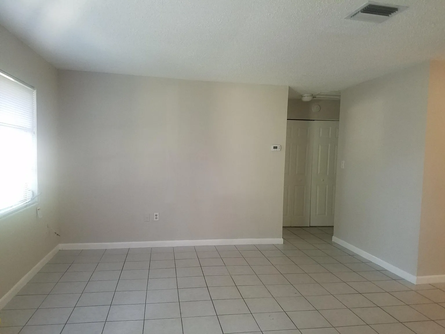 3 bed, 975 sqft, $1,850 — Photo 2