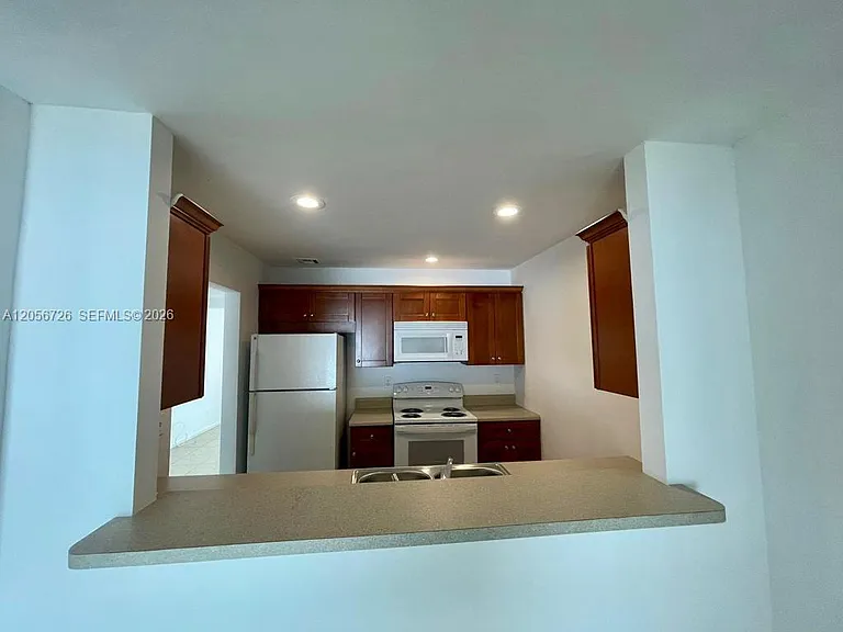 5020 Elmhurst Rd #B — Photo 3