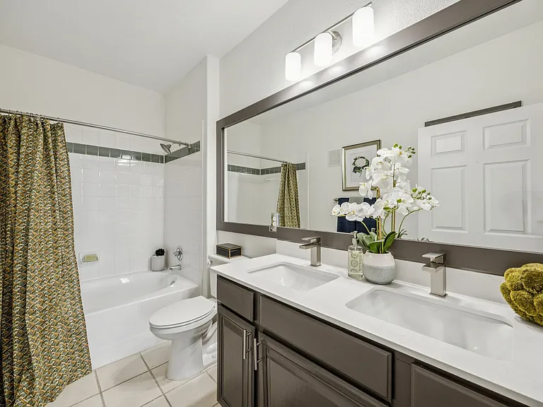 McDermott Place — Photo 23