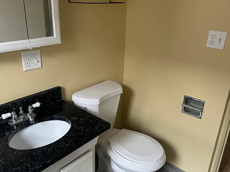 4800 S Wolcott Ave #1R — Photo 5