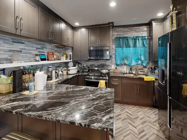 2021 Lafayette Avenue image 2 of 6