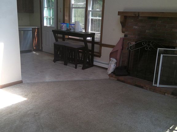 5th image of 15 Erikson Ln #B
