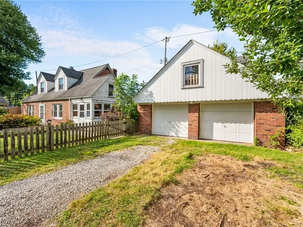 650 Mannering Rd, Eastlake, OH 44095