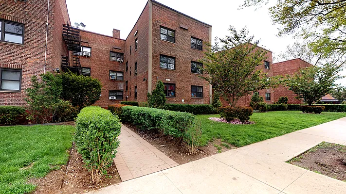 Rented by Metro Garden Realty NYC | media 2