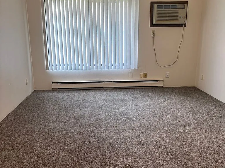 1440 Dakota Dr N — Photo 15