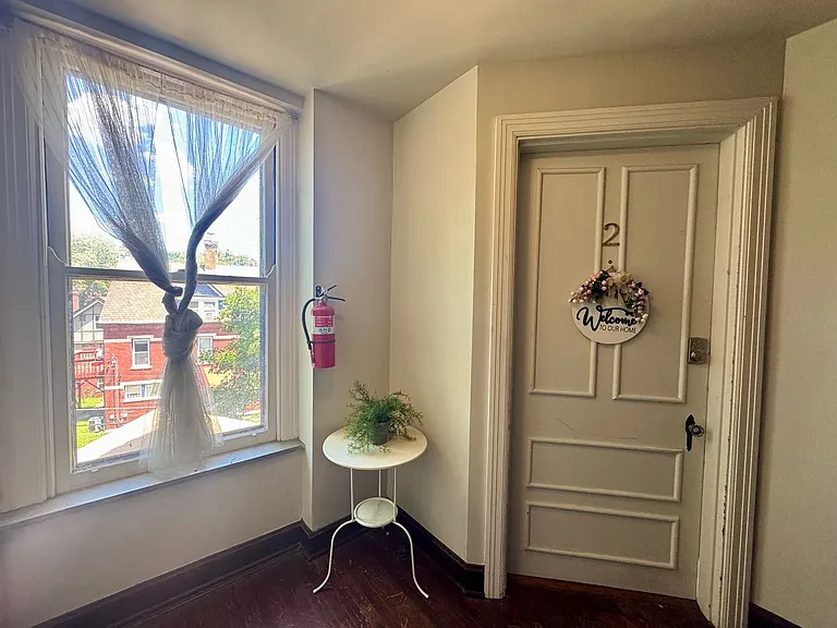 211 Loraine Ave — Photo 9