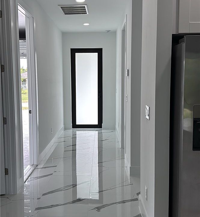 1st image of 4789 Golfview Blvd