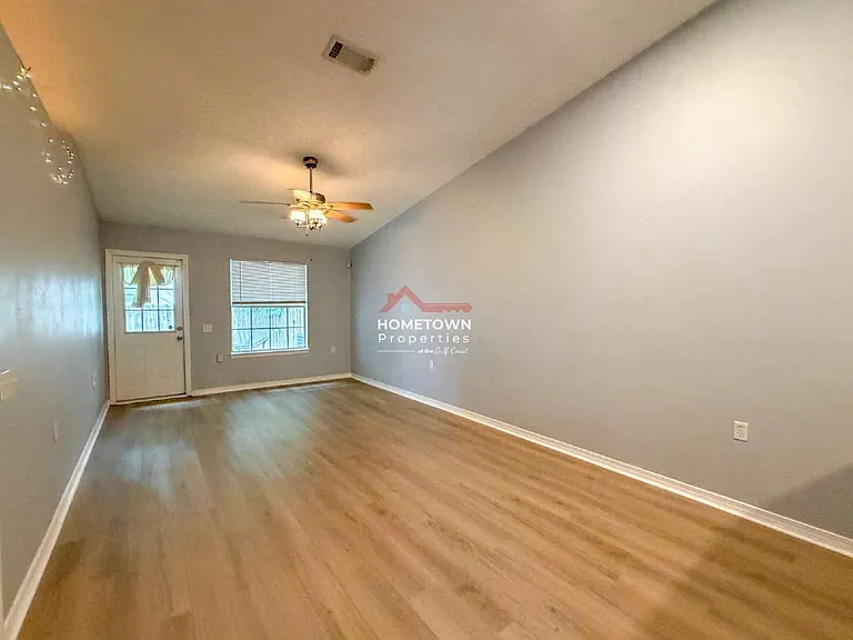 8005 Stonebrook Dr — Photo 7