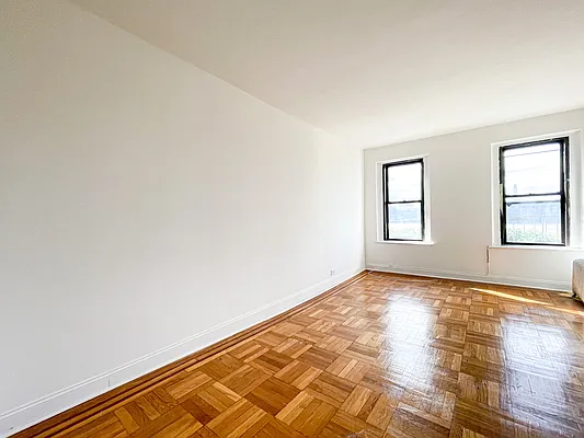 Rented by Urban Real Estate Property Group Inc | media 9