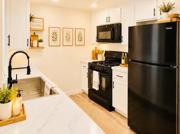 1130 W Blaine St, Riverside, CA 92507