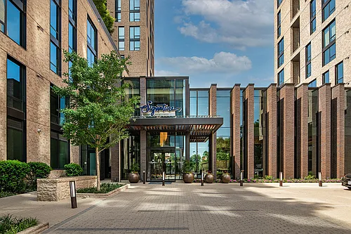 Signature Reston Town Center Apartments Photo 1