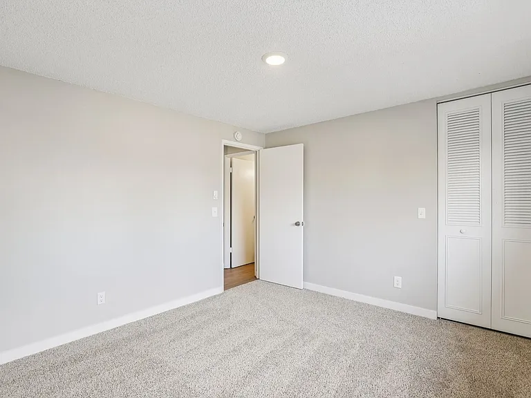 Cypress Crest Apartments — Photo 51