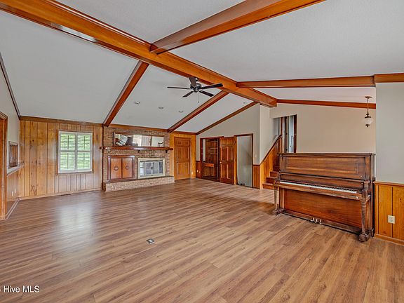 5th image of 190 Halls Pond Road