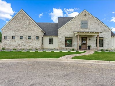 200 August Ave, Shiner, TX, 77984
